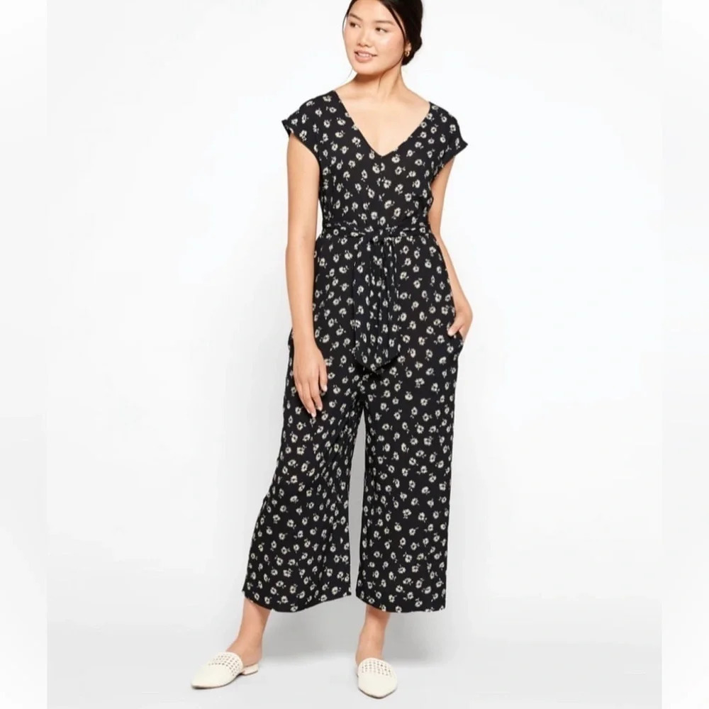 Gracemade Ditsy Floral Print V Neck Jumpsuit Black White XS Made in USA NWT Chic